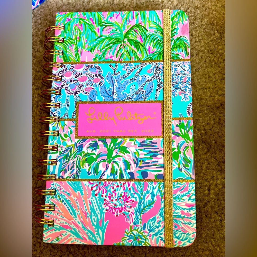 NEW Lilly Pulitzer planner 2021/2022. Never used!